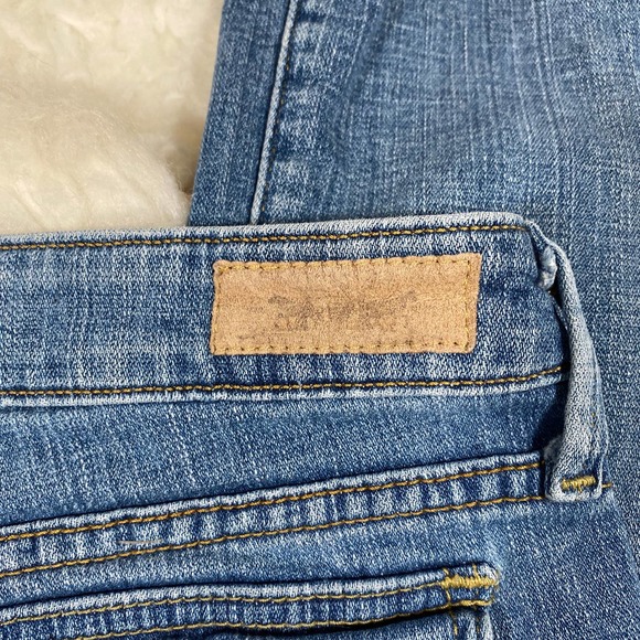 Levi's Woman's Low Boot Cut 545 Regular Wash Jeans Sz 6 - Picture 4 of 9